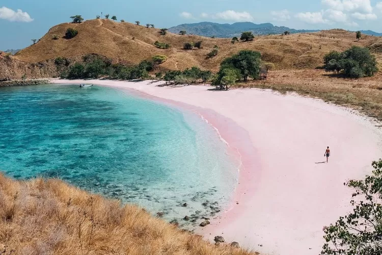 Pantai Terindah di Indonesia